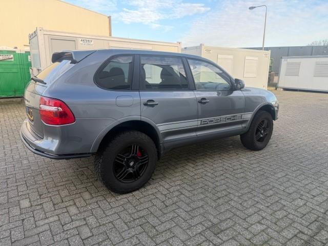 Porsche Cayenne 4.8 Turbo BAJA uitgevoerd lees tekst