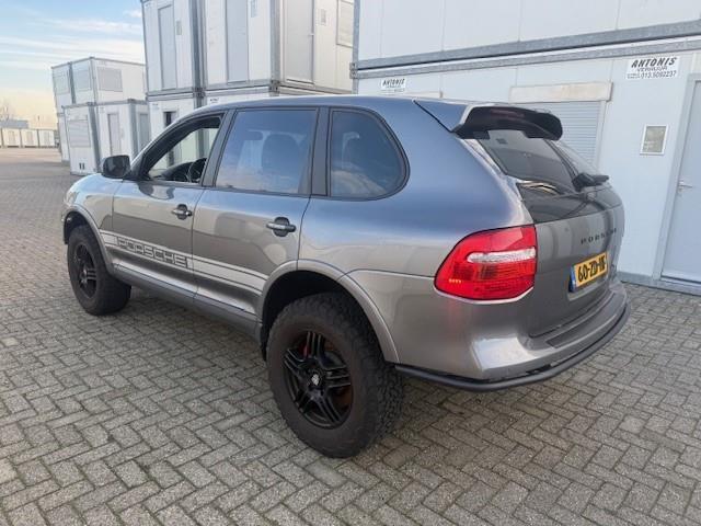Porsche Cayenne 4.8 Turbo BAJA uitgevoerd lees tekst