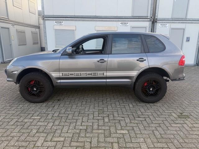 Porsche Cayenne 4.8 Turbo BAJA uitgevoerd lees tekst
