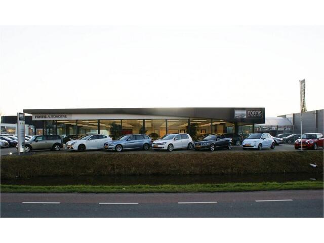 Peugeot 208 1.2 PureTech Allure NL AUTO | PDC | LAGE KM