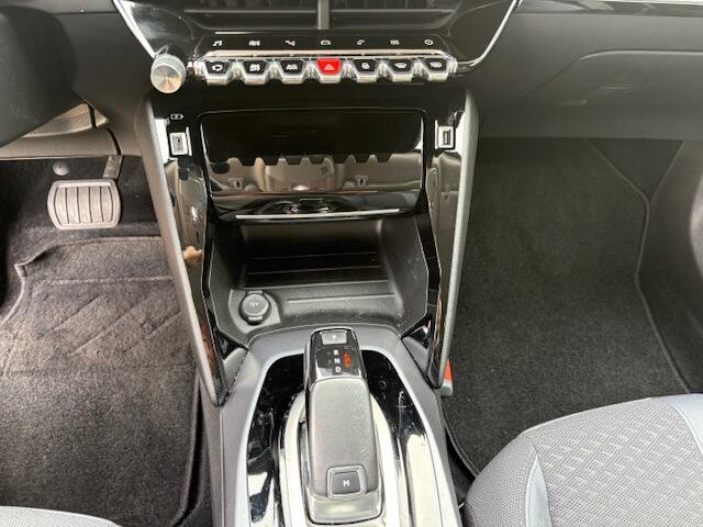 Peugeot 2008 1.2 PureTech 130 B.L. Allure automaat navi / camera / Apple/AndroidCarPlay