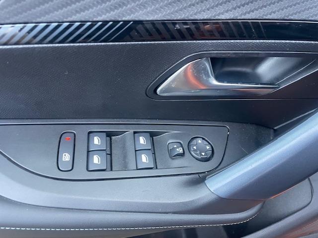 Peugeot 2008 1.2 PureTech 130 B.L. Allure automaat navi / camera / Apple/AndroidCarPlay