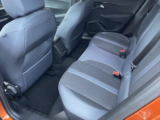 Peugeot 2008 1.2 PureTech 130 B.L. Allure automaat navi / camera / Apple/AndroidCarPlay