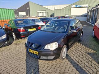 VOLKSWAGEN POLO 1.4-16V Optive