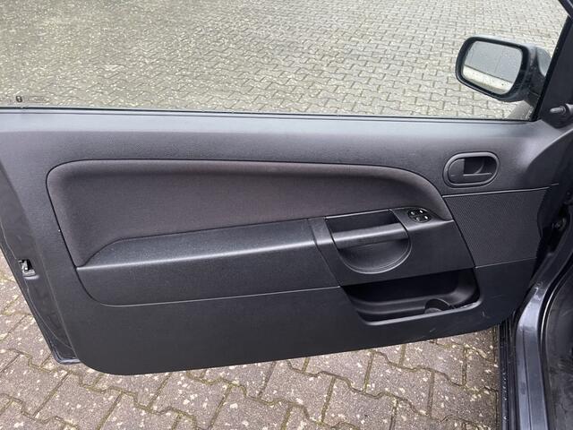 Ford Fiesta 1.3 8V AIRCO APK: bij aflevering