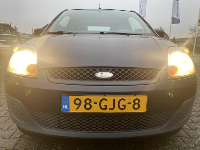 Ford Fiesta 1.3 8V AIRCO APK: bij aflevering