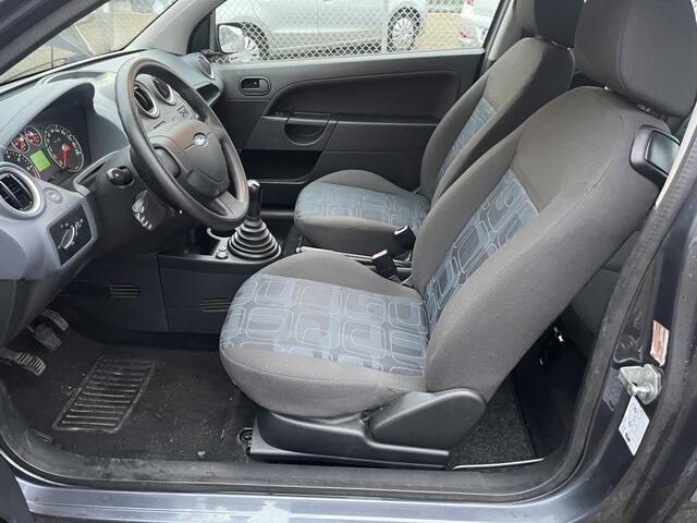 Ford Fiesta 1.3 8V AIRCO APK: bij aflevering