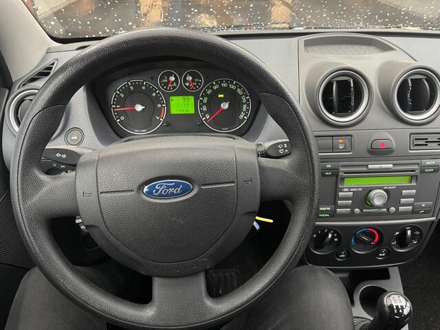 Ford Fiesta 1.3 8V AIRCO APK: bij aflevering