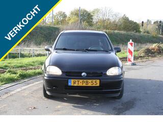OPEL CORSA 1.4i-16V Sport