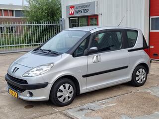 Peugeot 1007