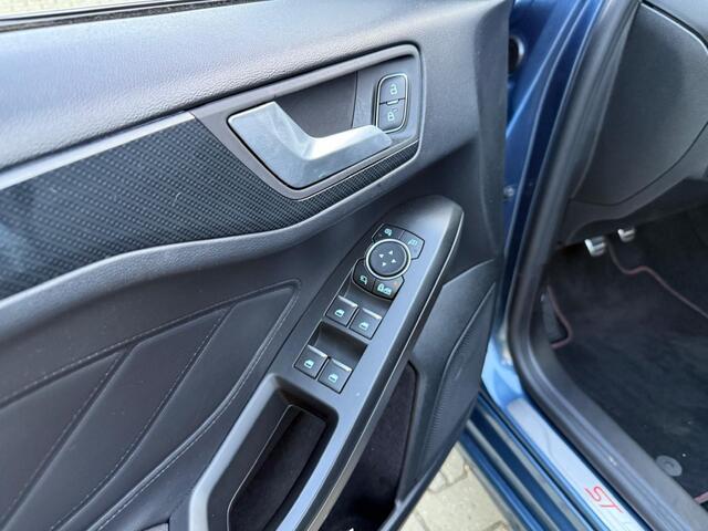 Ford Focus Wagon ST-LINE Full LED 1.0 EBH ST-line mild hybride