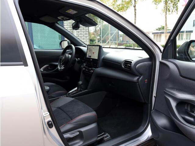 Toyota Yaris Cross 1.5 Hyb 130 GR Sport |  | Bi-Tone | El. Achterklep