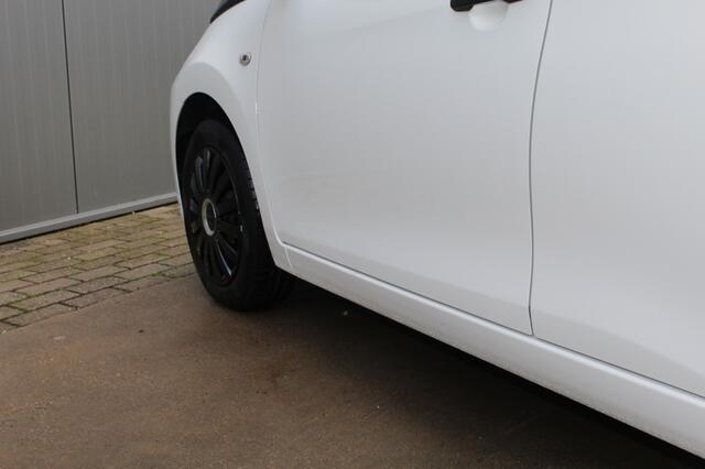 Toyota Aygo 1.0 VVT-i x-fun Airco / Bluetooth / Stuurwiel bed.