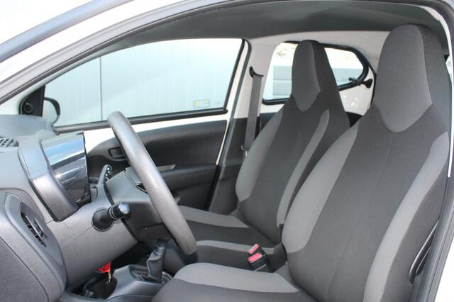 Toyota Aygo 1.0 VVT-i x-fun Airco / Bluetooth / Stuurwiel bed.