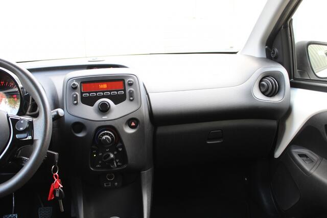 Toyota Aygo 1.0 VVT-i x-fun Airco / Bluetooth / Stuurwiel bed.