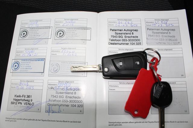 Toyota Aygo 1.0 VVT-i x-fun Airco / Bluetooth / Stuurwiel bed.
