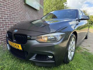 BMW 3-SERIE 320i High Exe*2013*M-Pakket|Ecc|Cruise|O-dak|Leder