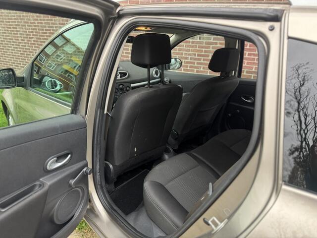 Renault Clio Estate 1.2-16V Expres2009Airco|Apk|Lmv