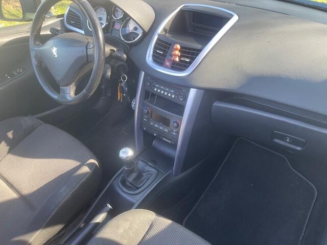 Peugeot 207 CC 1.6 VTi Premi�re