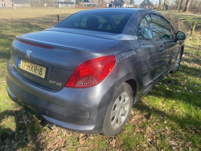 Peugeot 207 CC 1.6 VTi Premi�re