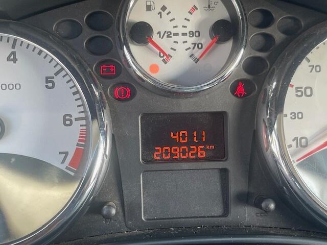 Peugeot 207 CC 1.6 VTi Premi�re