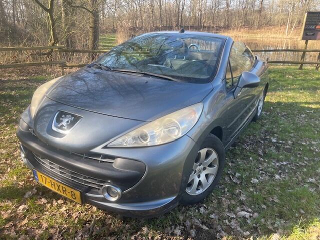 Peugeot 207 CC 1.6 VTi Premi�re