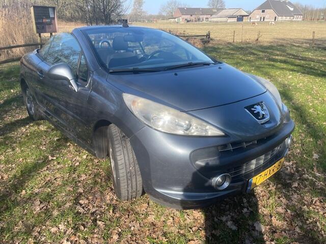 Peugeot 207 CC 1.6 VTi Premi�re