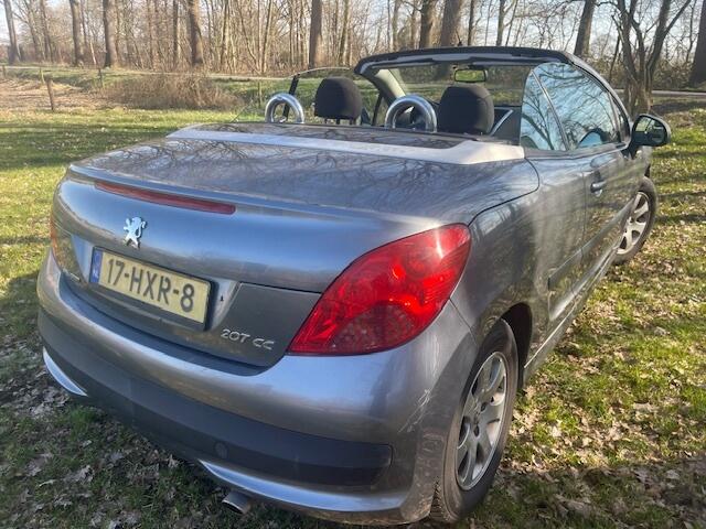 Peugeot 207 CC 1.6 VTi Premi�re