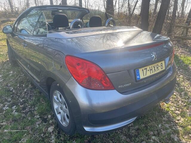 Peugeot 207 CC 1.6 VTi Premi�re