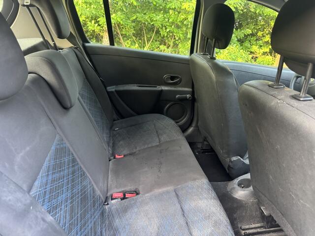 Renault Clio 1.2-16V Special Line