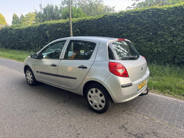 Renault Clio 1.2-16V Special Line