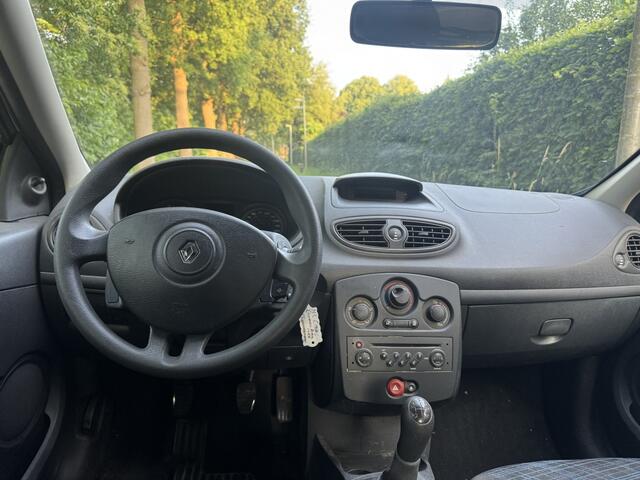 Renault Clio 1.2-16V Special Line