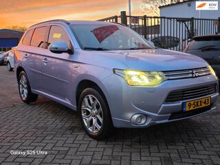MITSUBISHI OUTLANDER 2.0 PHEV Instyle+ 2e eigenaar Automaat leerbekeleding stoelverwarming open dak cruis control trekhaak