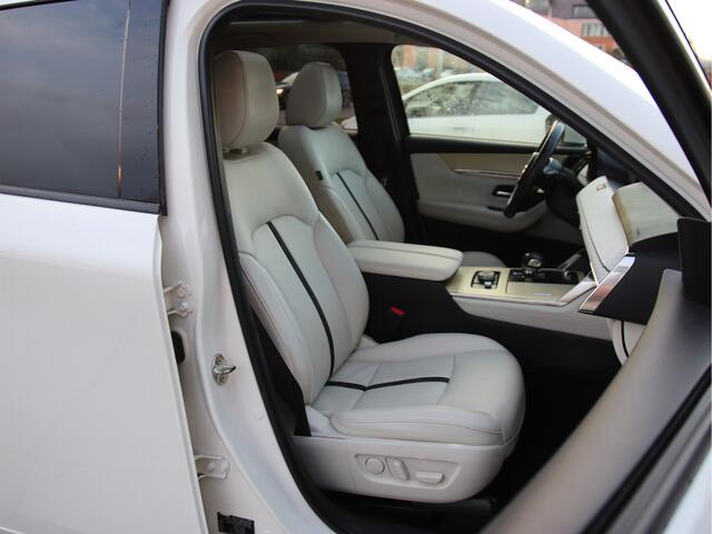 Mazda CX-60 2.5 e-SkyActiv PHEV Takumi Plus Panorama dak, HUD, Trekhaak, FULL OPTIONS Lente actie