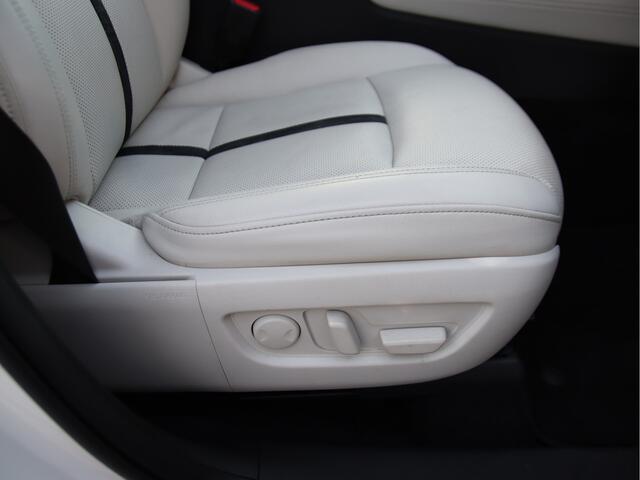 Mazda CX-60 2.5 e-SkyActiv PHEV Takumi Plus Panorama dak, HUD, Trekhaak, FULL OPTIONS Lente actie