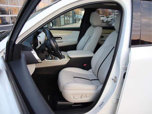 Mazda CX-60 2.5 e-SkyActiv PHEV Takumi Plus Panorama dak, HUD, Trekhaak, FULL OPTIONS Lente actie