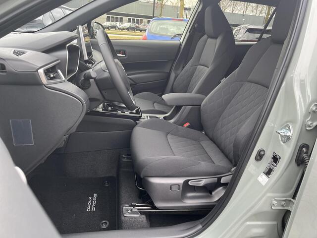 Toyota Corolla Cross Hybrid 140 Dynamic | Panodak | Uit voorraad leverbaar | � 3.000 extra inruilwaarde |
