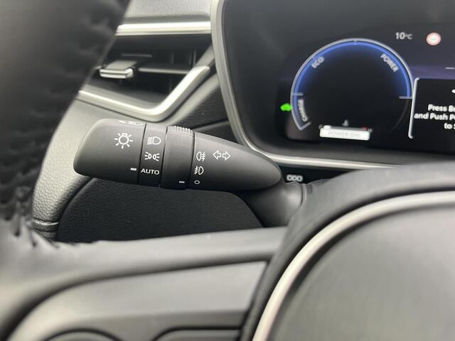 Toyota Corolla Cross Hybrid 140 Dynamic | Panodak | Uit voorraad leverbaar | � 3.000 extra inruilwaarde |