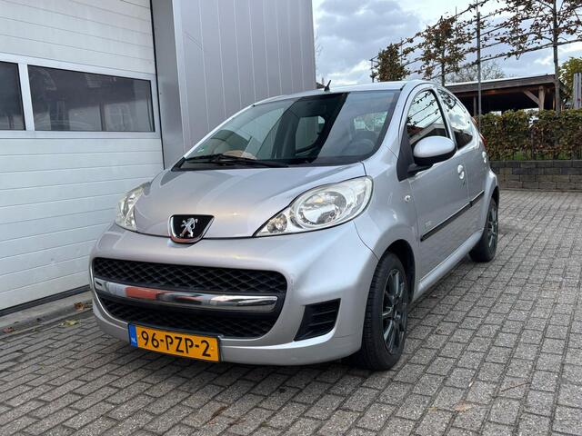 Peugeot 107 1.0-12V Millesim 200 / airco /