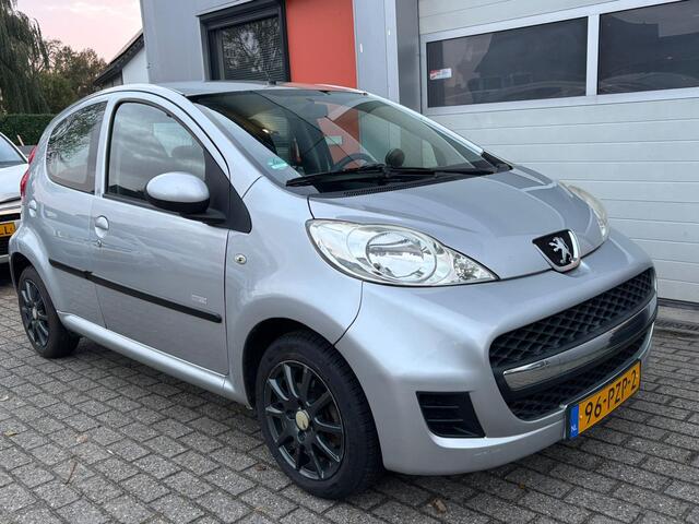 Peugeot 107 1.0-12V Millesim 200 / airco /