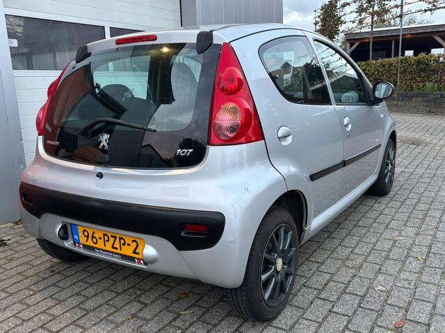 Peugeot 107 1.0-12V Millesim 200 / airco /