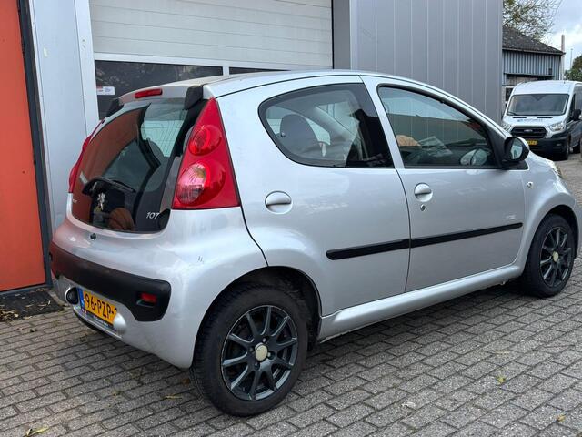 Peugeot 107 1.0-12V Millesim 200 / airco /