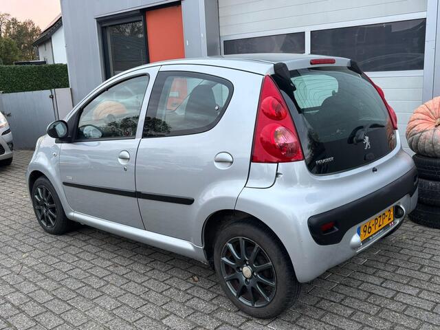 Peugeot 107 1.0-12V Millesim 200 / airco /