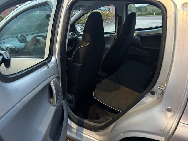 Peugeot 107 1.0-12V Millesim 200 / airco /