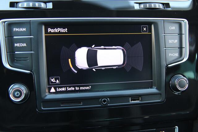 Volkswagen Golf 1.4 TSI Highline Carplay Xenon Dealer Ond 
