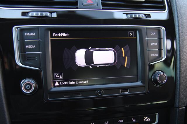 Volkswagen Golf 1.4 TSI Highline Carplay Xenon Dealer Ond 