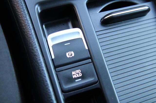 Volkswagen Golf 1.4 TSI Highline Carplay Xenon Dealer Ond 