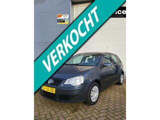 VOLKSWAGEN POLO 1.4-16V Comfortline Lage km NAP Nwe APK