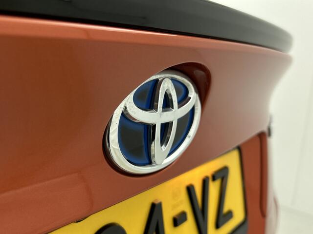 Toyota C-HR 2.0 Hybrid Launch Edition | Navigatie | BLS | PDC V+A | Stuur-Stoelverwarming | Fin. aanvraag Ronald