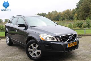 VOLVO XC60 2.0 D3 Summum Navi Trekhaak Bi-Xenon Cruise control Pdc v+a